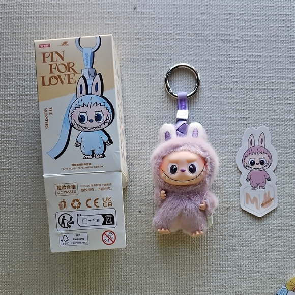POP MART Accessories - PIN FOR LOVE LABUBU LETTER M